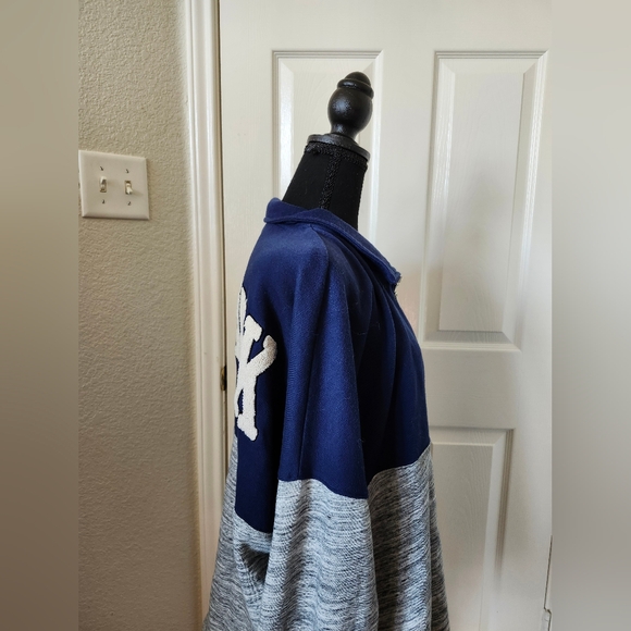 VS Pink Navy and Heatger Gray Quarter Zip Sweatshirt XL - Picture 9 of 14